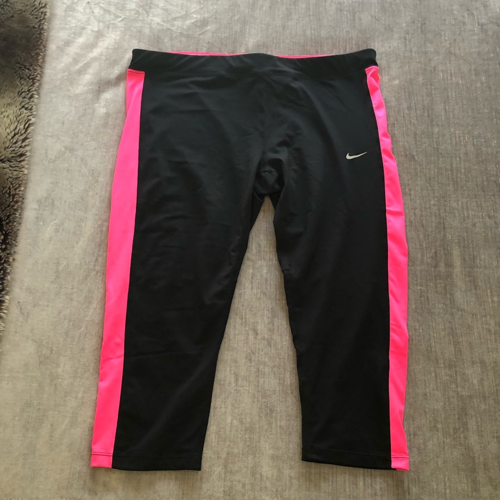 Nike Dri-Fit Capri Length Workout Bottoms